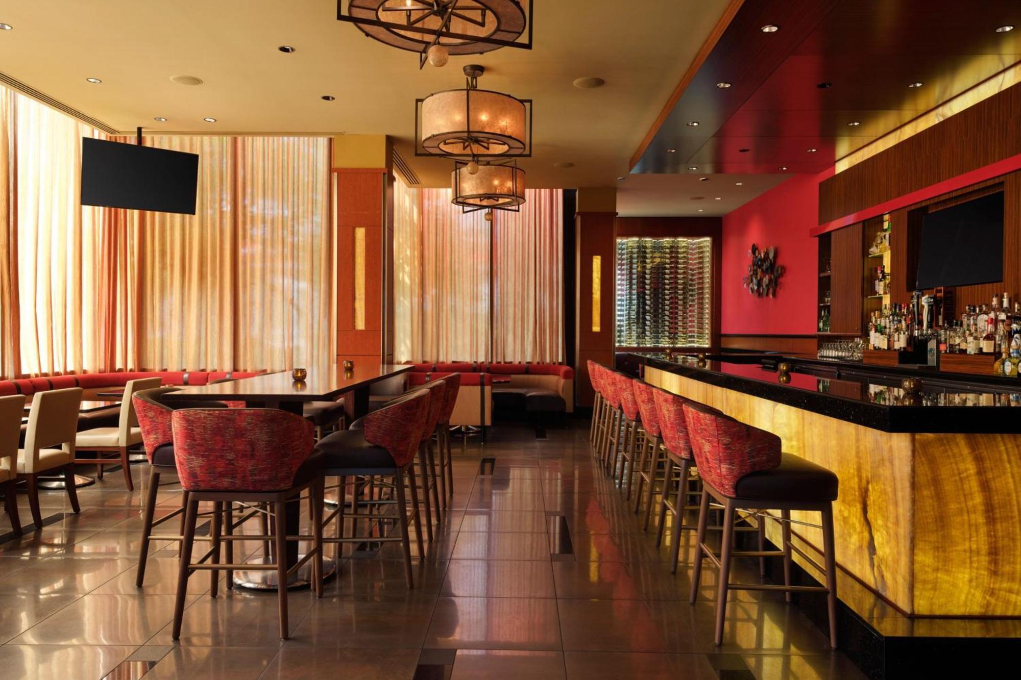 Hotel Marriott At Glenpointe 3*