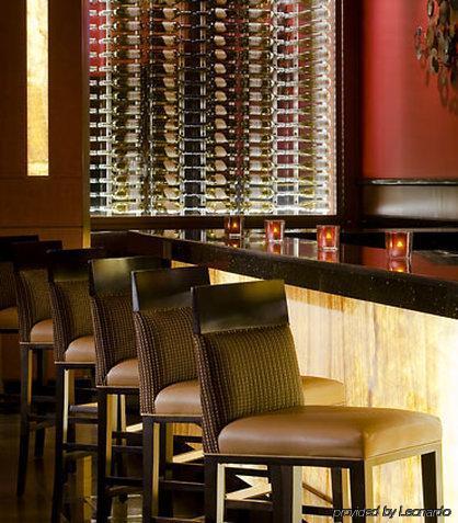 Marriott At Glenpointe Hotel