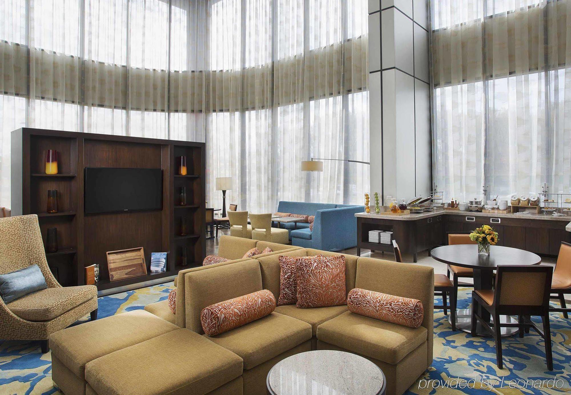 Marriott At Glenpointe 3*